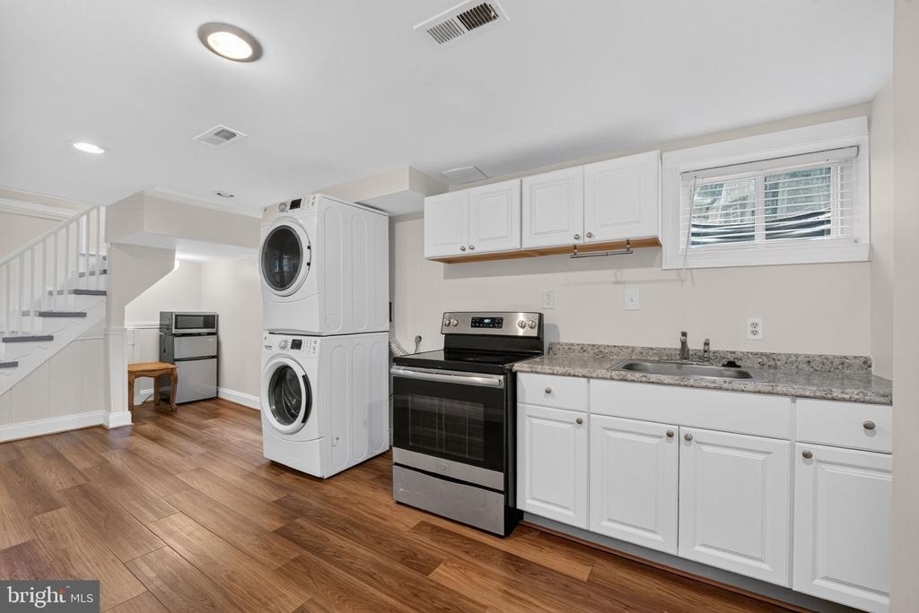 406 Gilmoure Drive - Photo 10