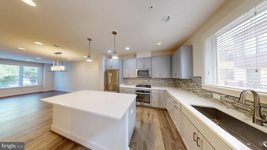 10366 Jacobsen Street - Photo 0