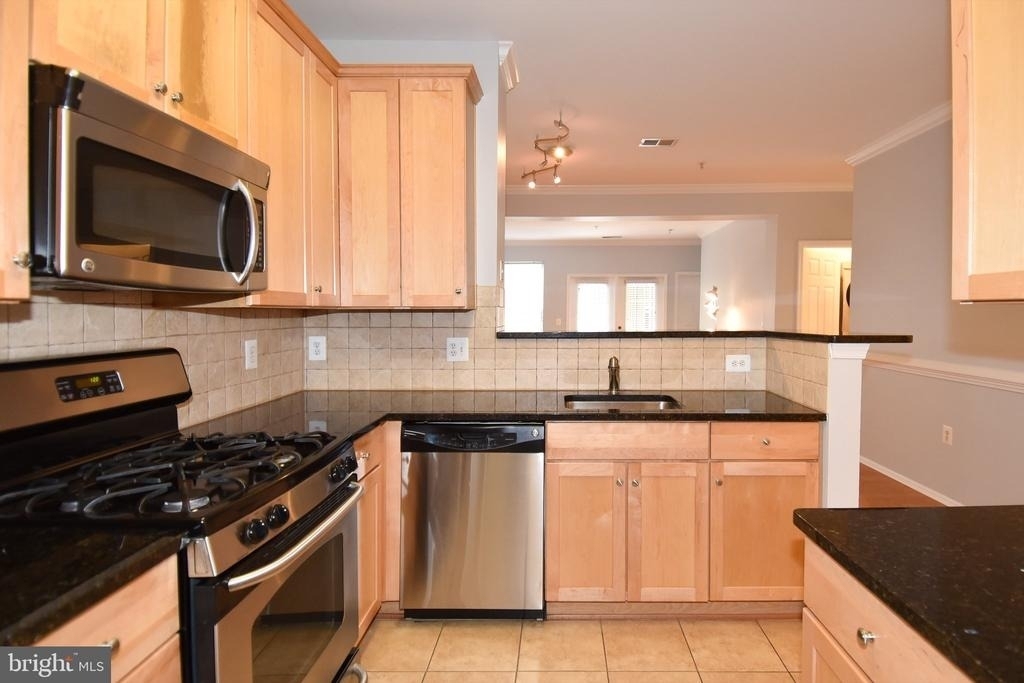 11800 Old Georgetown Road - Photo 10