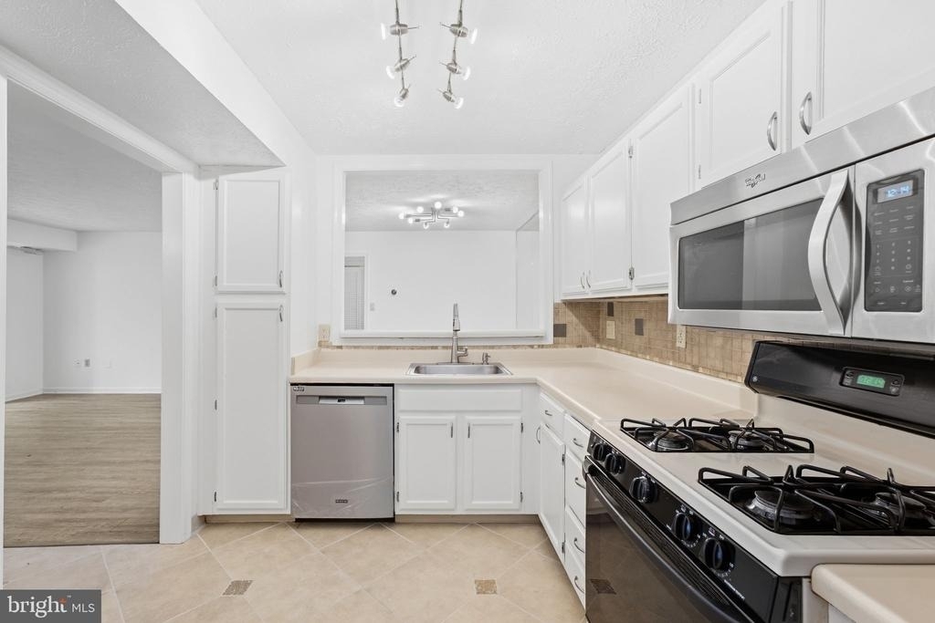 898 Windbrooke Drive - Photo 5