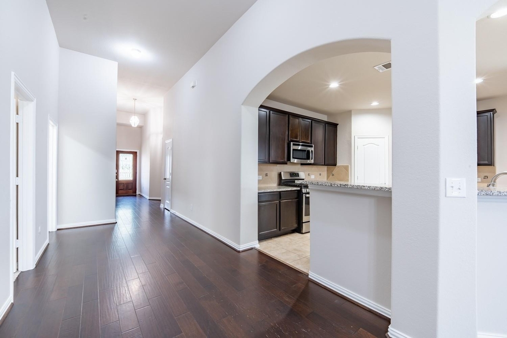 8258 Arezzo Dr - Photo 9
