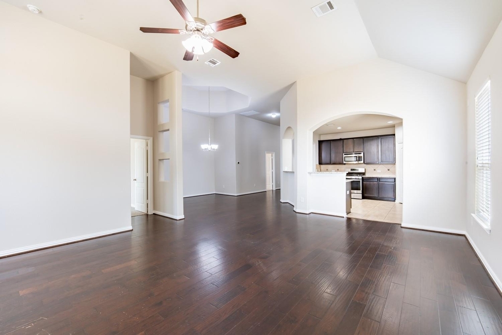 8258 Arezzo Dr - Photo 6