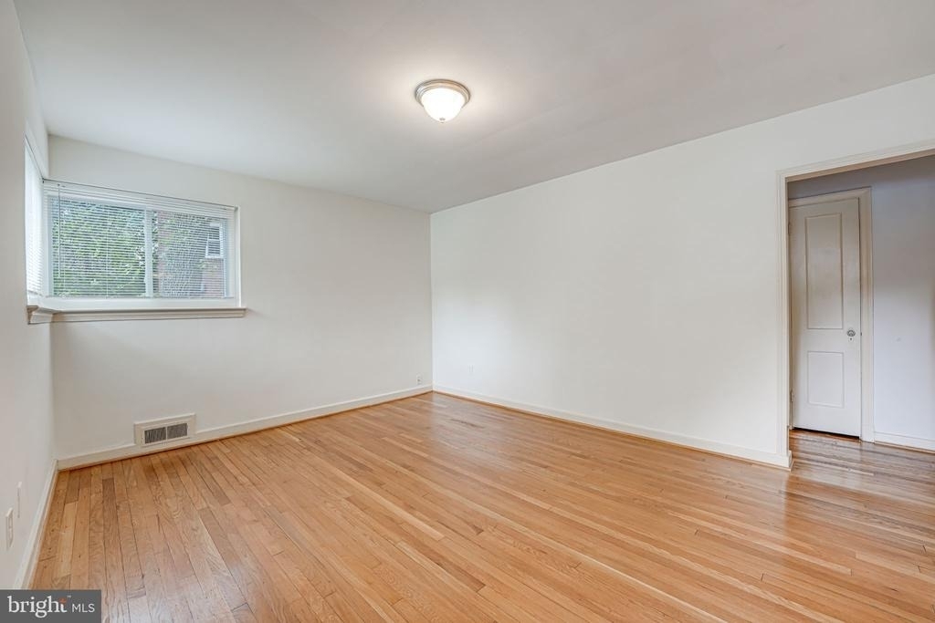 8218 Roanoke Avenue - Photo 2