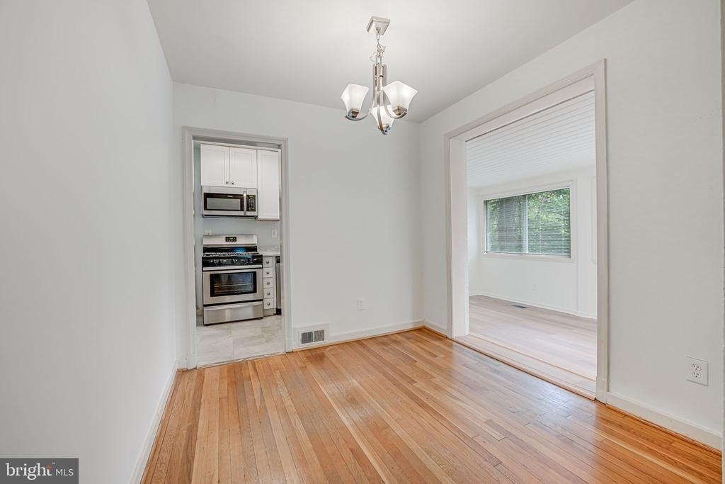 8218 Roanoke Avenue - Photo 9