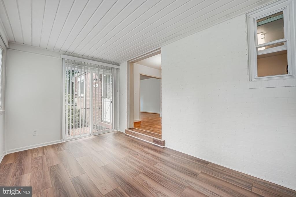 8218 Roanoke Avenue - Photo 12