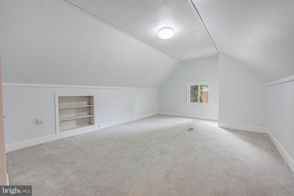 8218 Roanoke Avenue - Photo 17