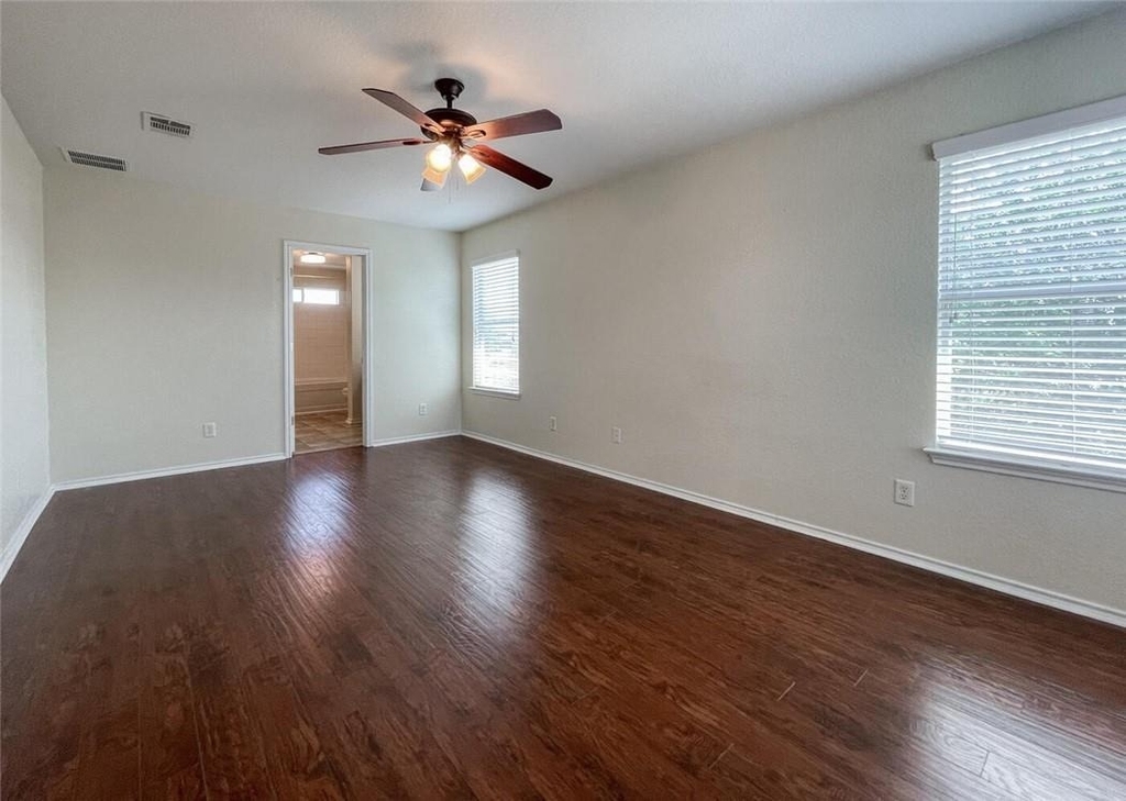 2237 Stoneleigh Dr - Photo 20