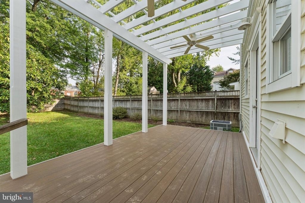 101 Charles Street - Photo 32
