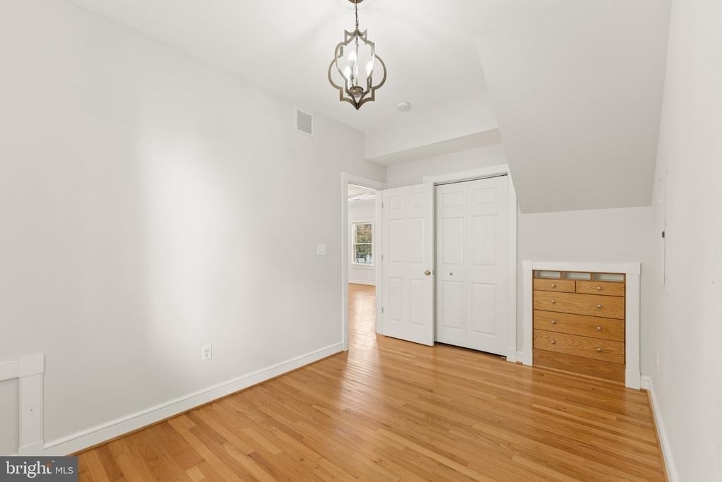 101 Charles Street - Photo 17
