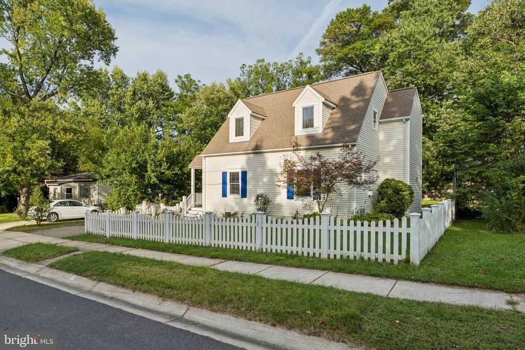 101 Charles Street - Photo 2