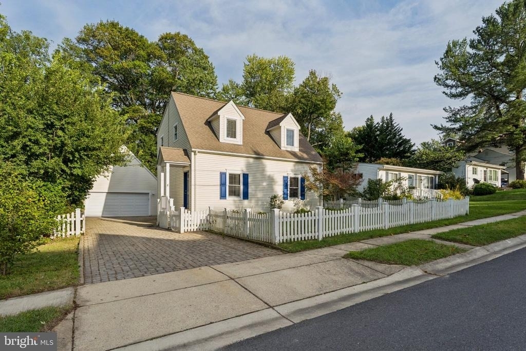 101 Charles Street - Photo 1
