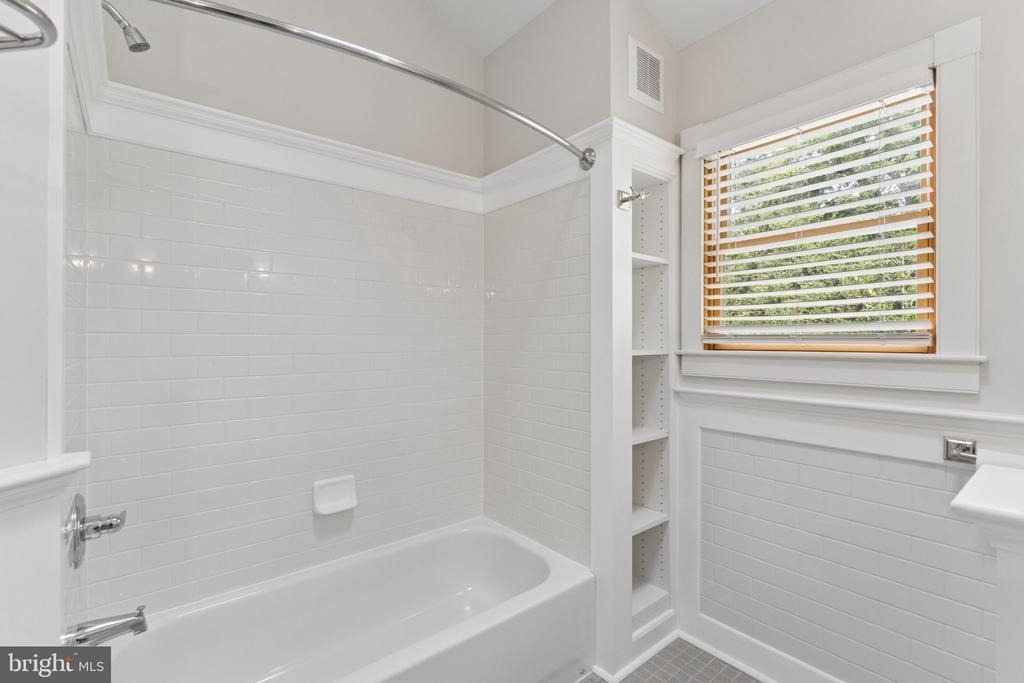 101 Charles Street - Photo 24