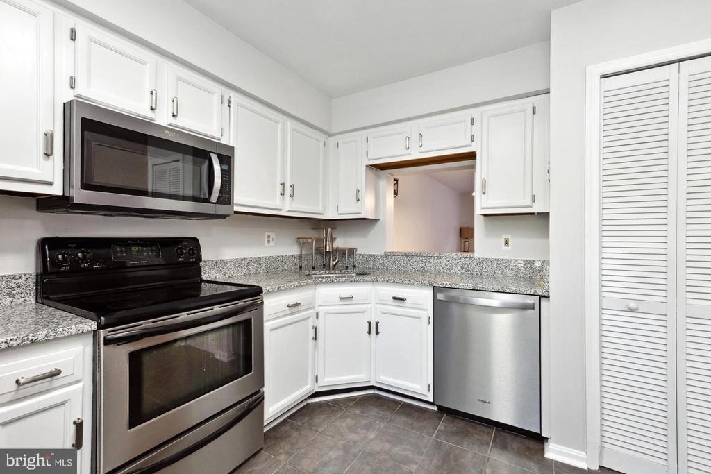 9525 Clocktower Lane - Photo 3