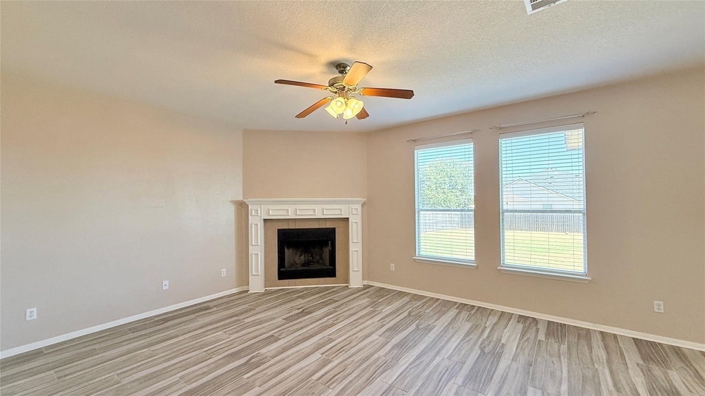 511 Taurus Dr - Photo 4