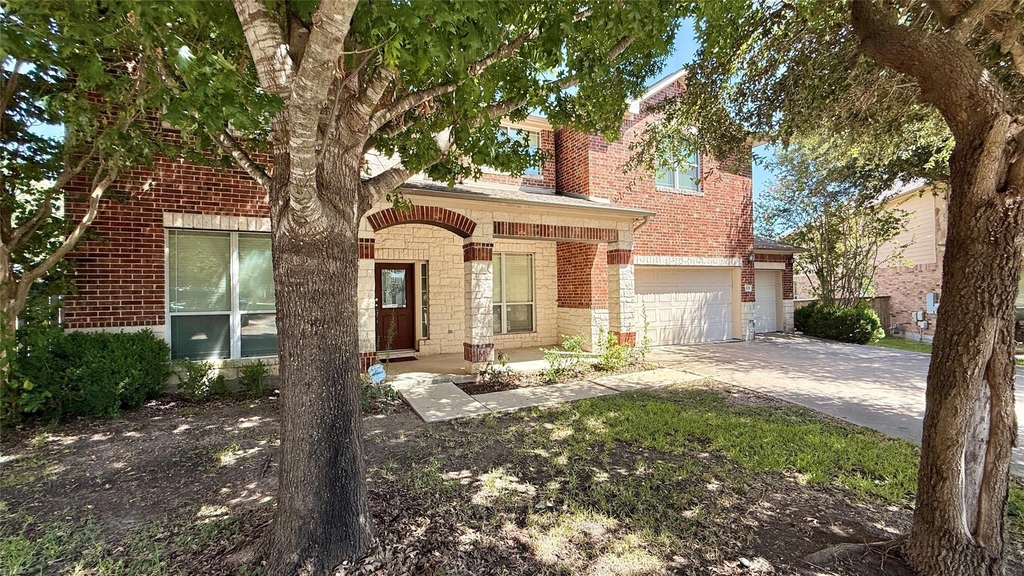 2110 Reston Cv - Photo 2