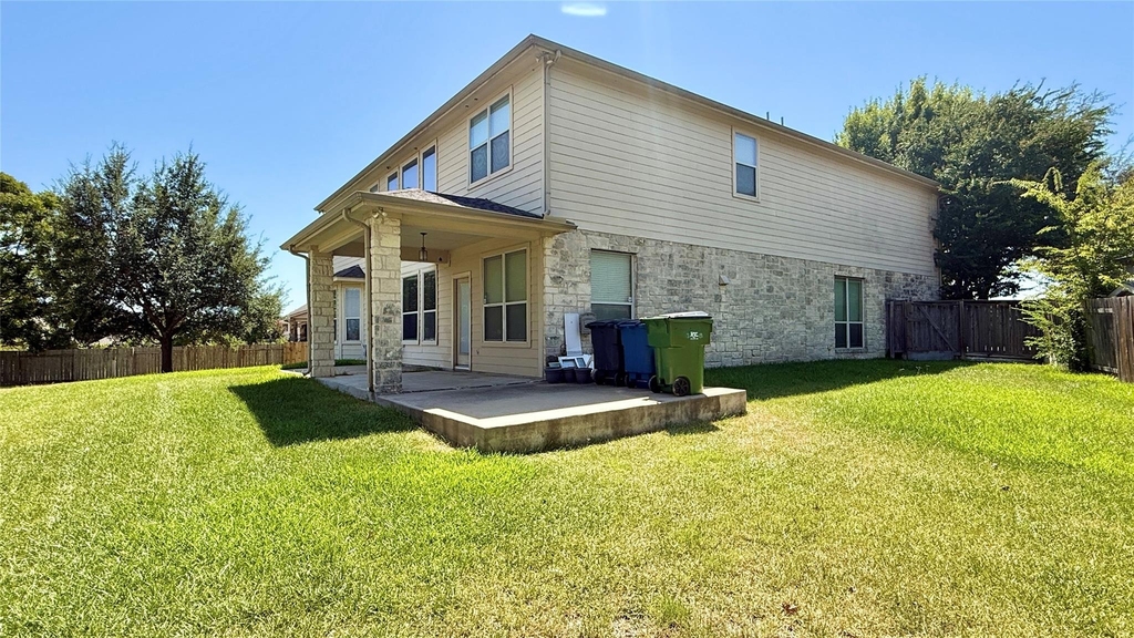2110 Reston Cv - Photo 4