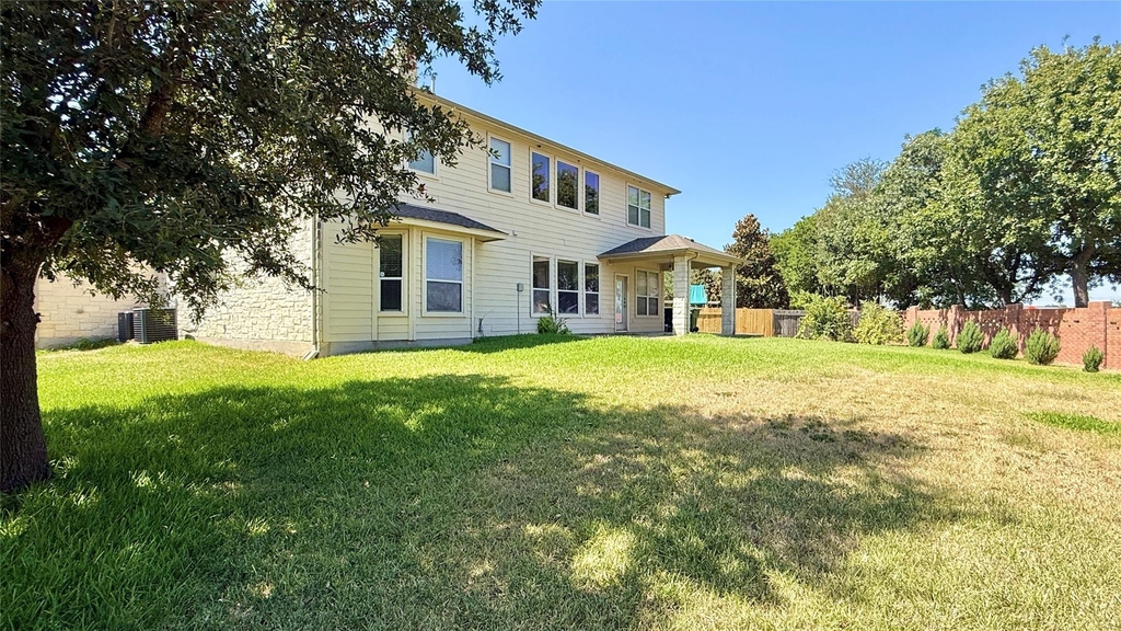 2110 Reston Cv - Photo 3