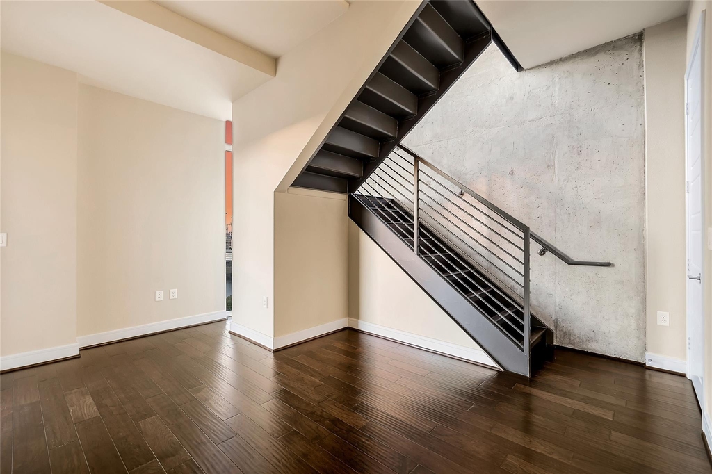 214 Barton Springs Rd - Photo 9