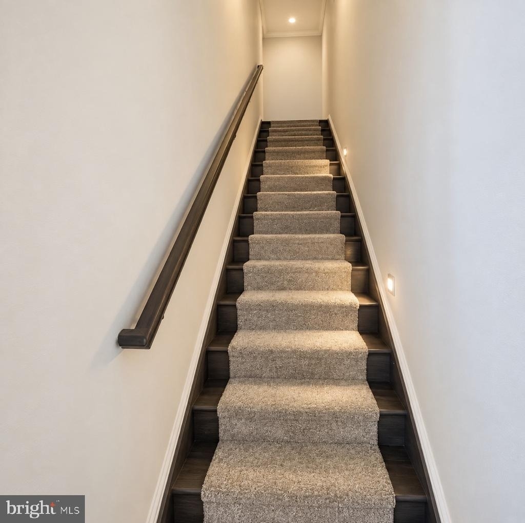 7693 Weatherly Place - Photo 34