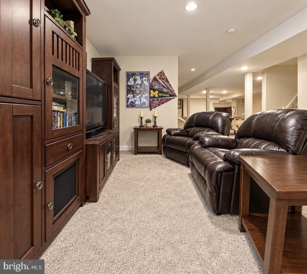 7693 Weatherly Place - Photo 48