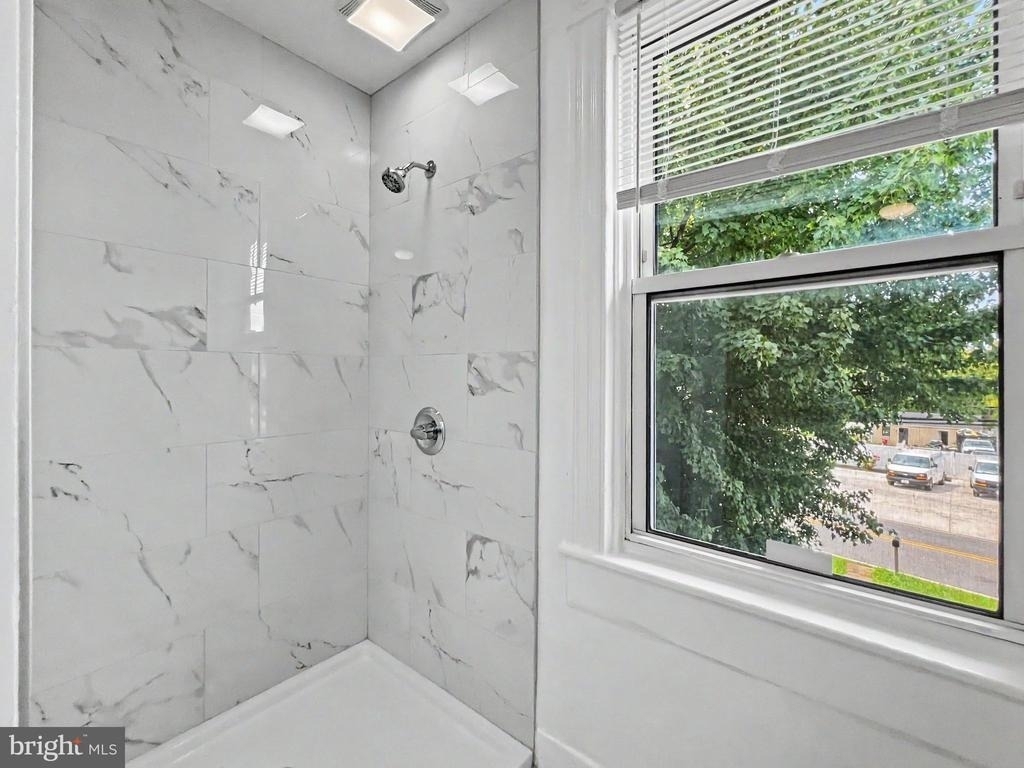 5900 Hamilton Avenue - Photo 17