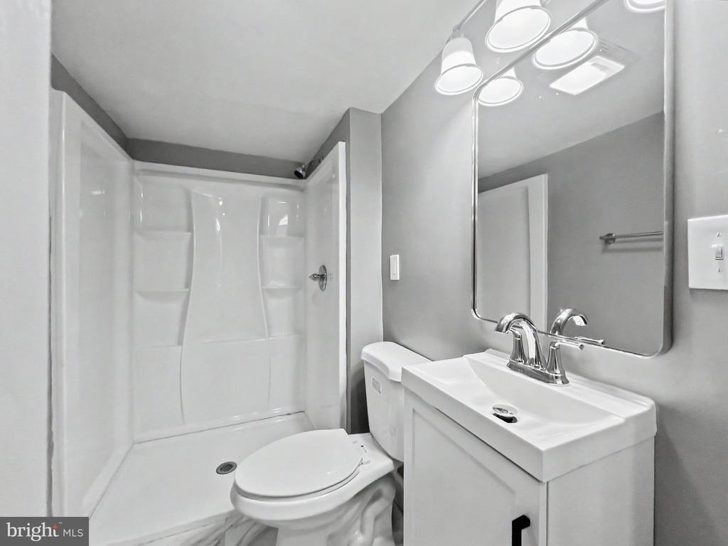 5900 Hamilton Avenue - Photo 3