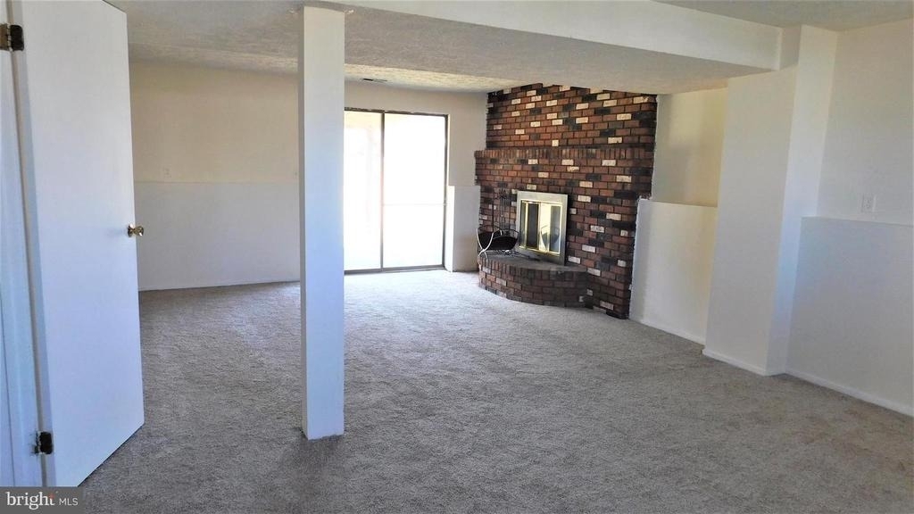 8627 Saxon Circle - Photo 19