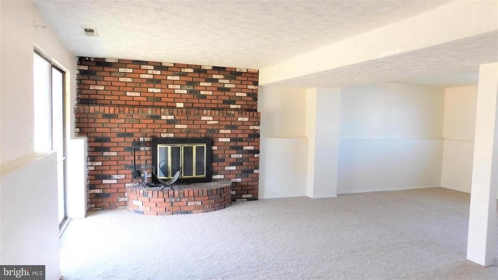 8627 Saxon Circle - Photo 16