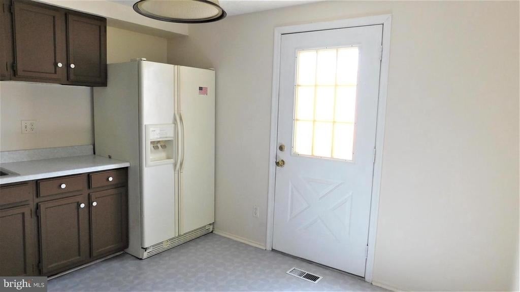 8627 Saxon Circle - Photo 6