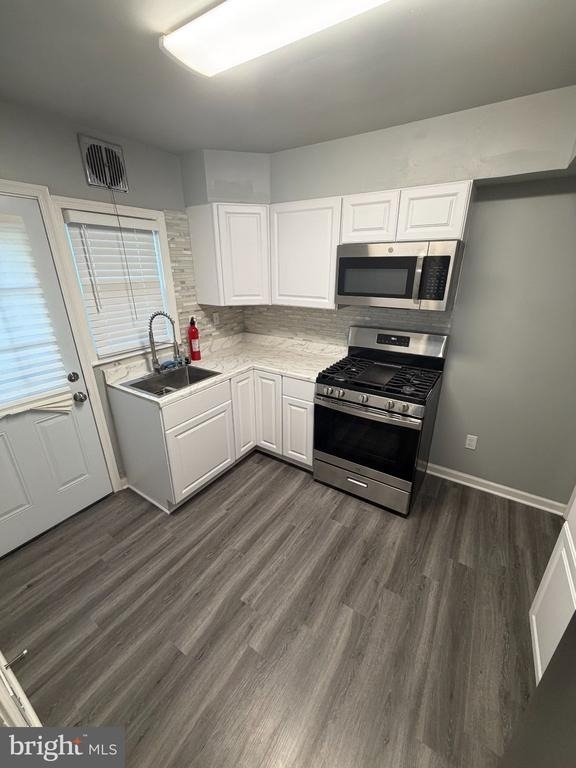 6207 Pioneer Drive - Photo 2