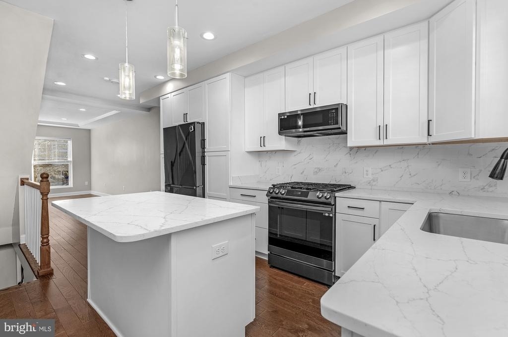 620 S Newkirk Street - Photo 10
