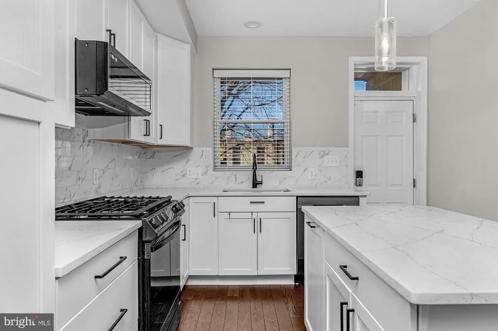 620 S Newkirk Street - Photo 9