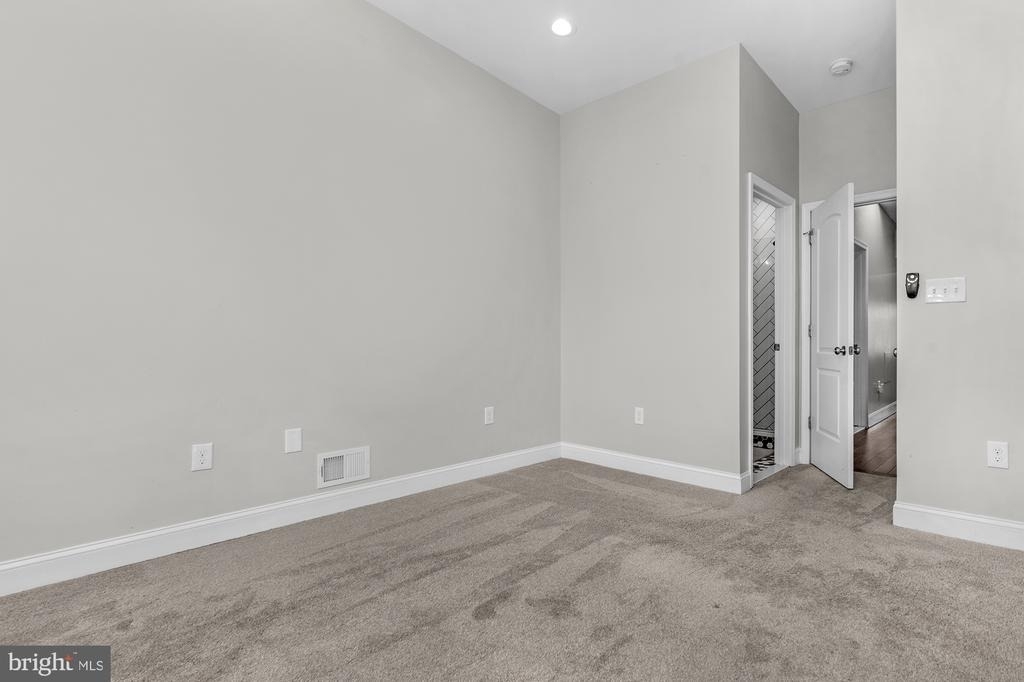 620 S Newkirk Street - Photo 12