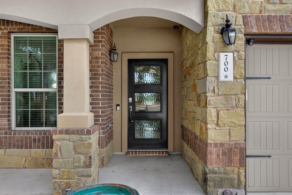 700 Ledge Stone Dr - Photo 1