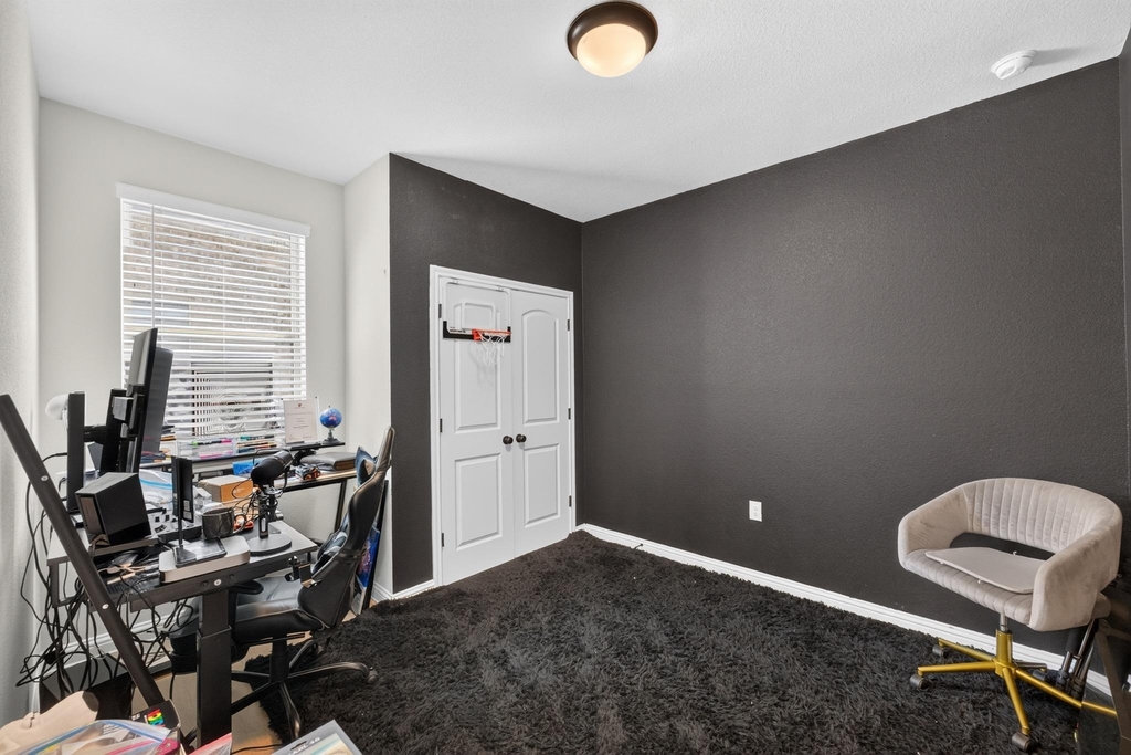 9105 Hamadryas Dr - Photo 20