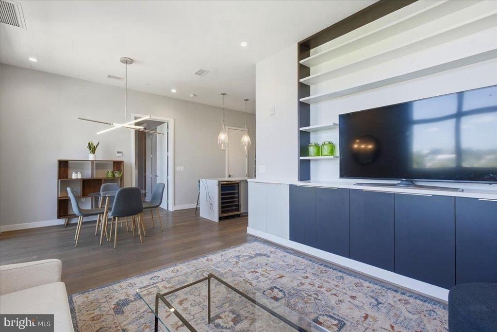 646 H Street Ne - Photo 2