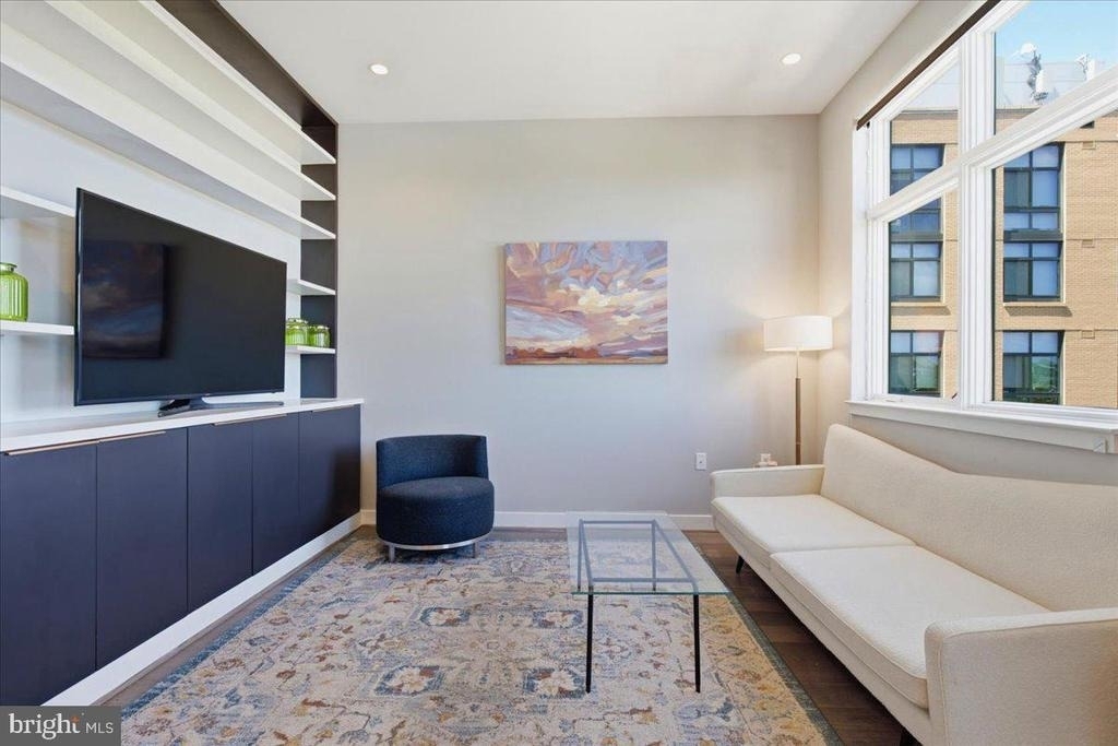 646 H Street Ne - Photo 3