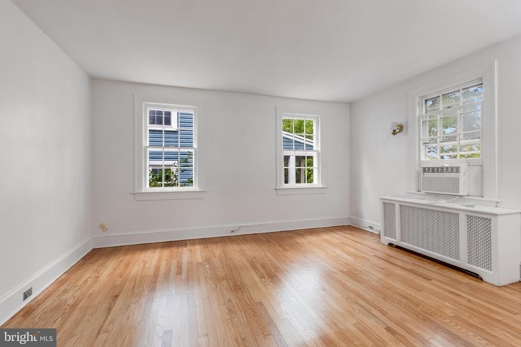 4215 Chesapeake Street Nw - Photo 17