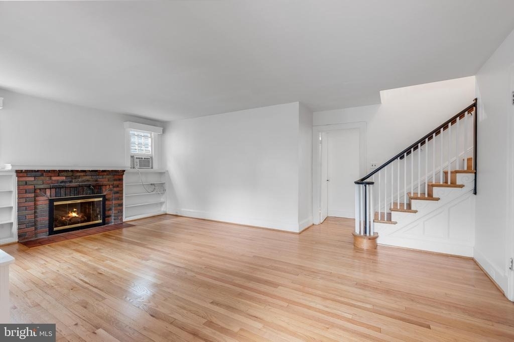 4215 Chesapeake Street Nw - Photo 3