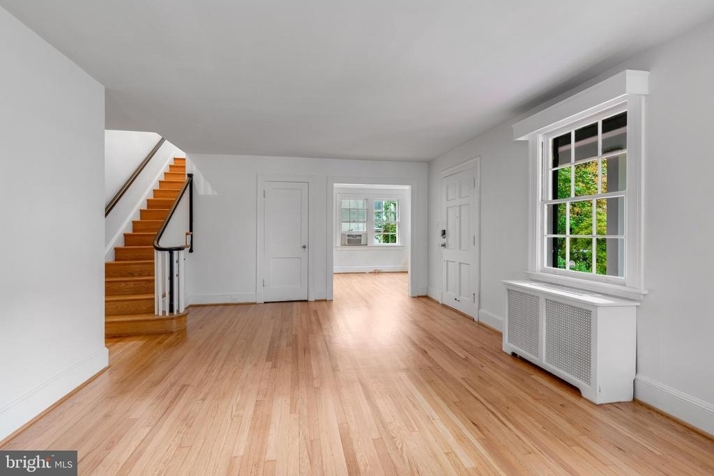 4215 Chesapeake Street Nw - Photo 4