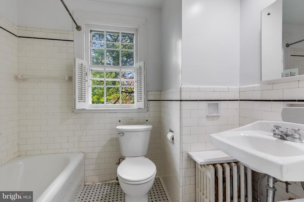 4215 Chesapeake Street Nw - Photo 15