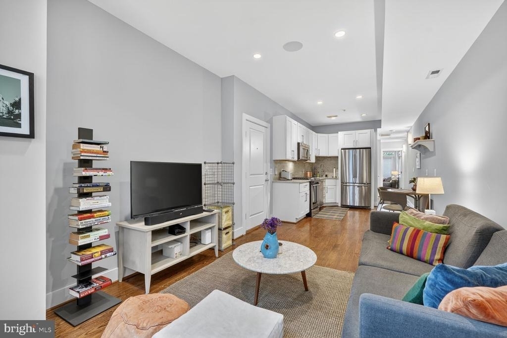 611 2nd Street Ne - Photo 5