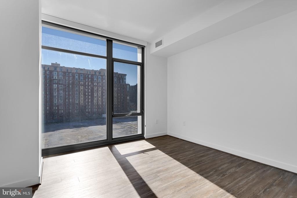 150 I Street Se - Photo 8