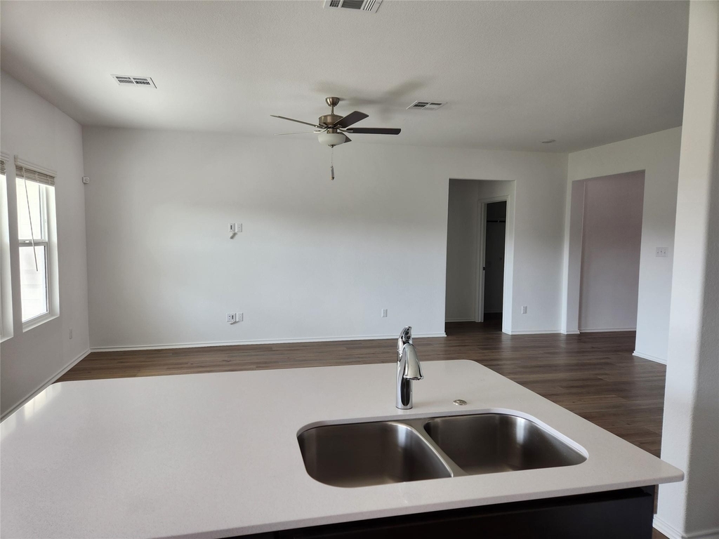 302 Sebring Cir - Photo 3