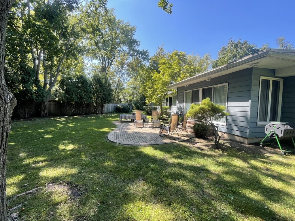 515 E Blodgett Avenue - Photo 2
