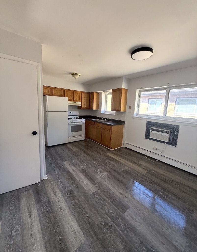 12448 Fairview Avenue - Photo 3