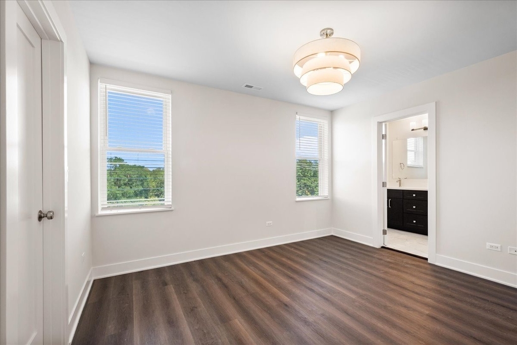 2314 W Arthur Avenue - Photo 7