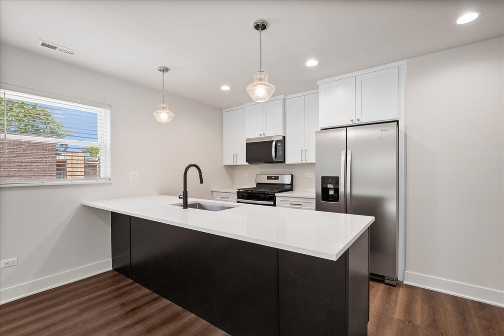 2314 W Arthur Avenue - Photo 3