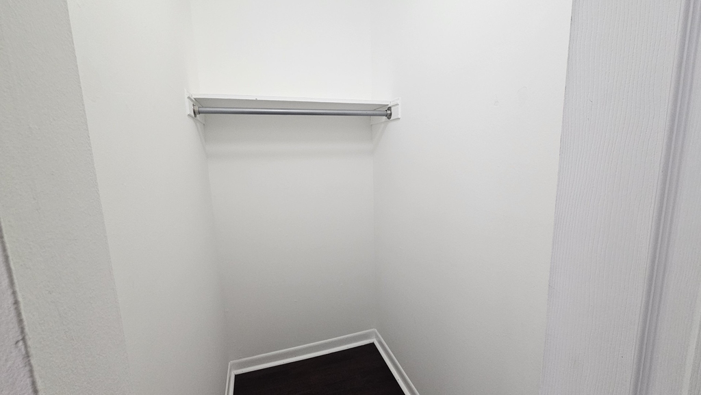 2250 N Lincoln Avenue - Photo 1