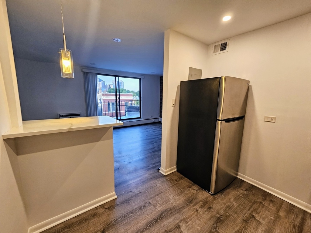 2250 N Lincoln Avenue - Photo 12